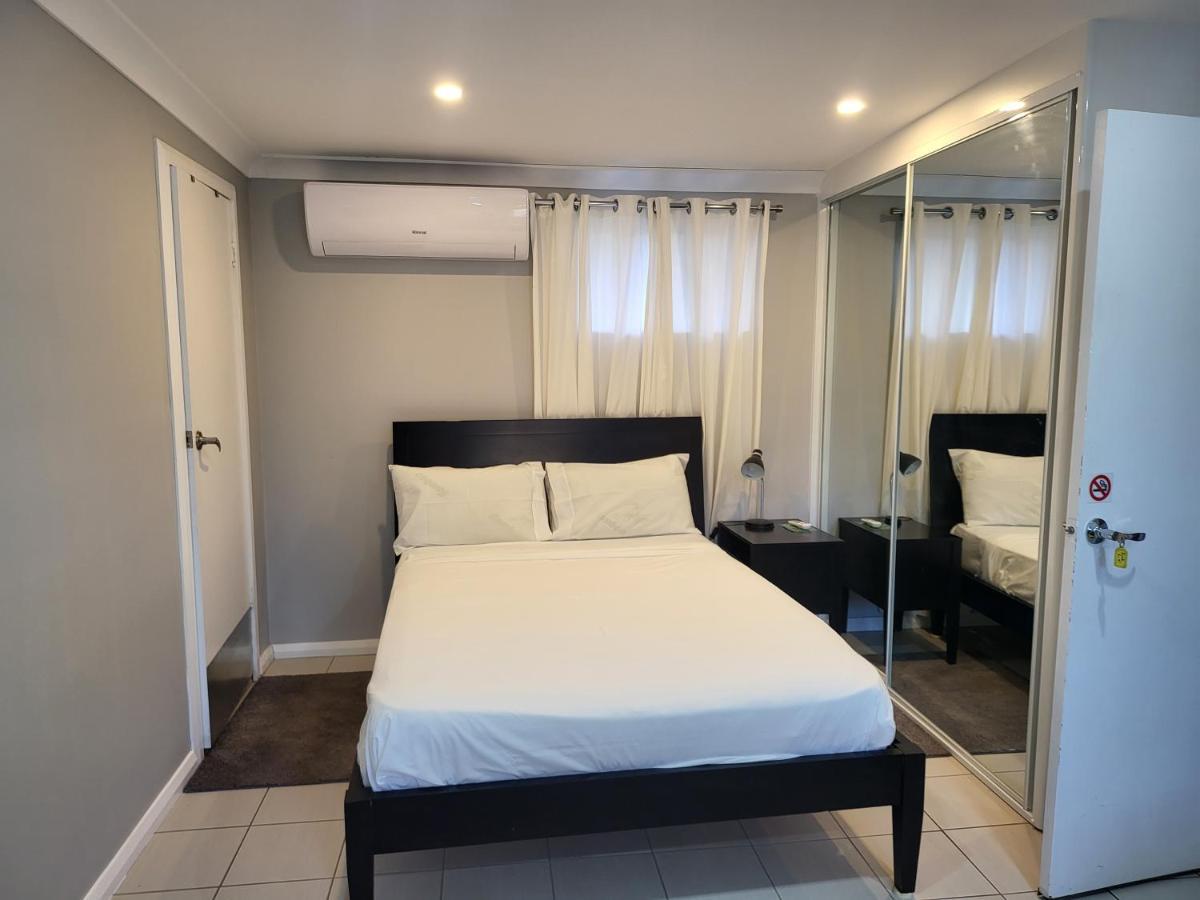T&V Suites Виндзор Экстерьер фото