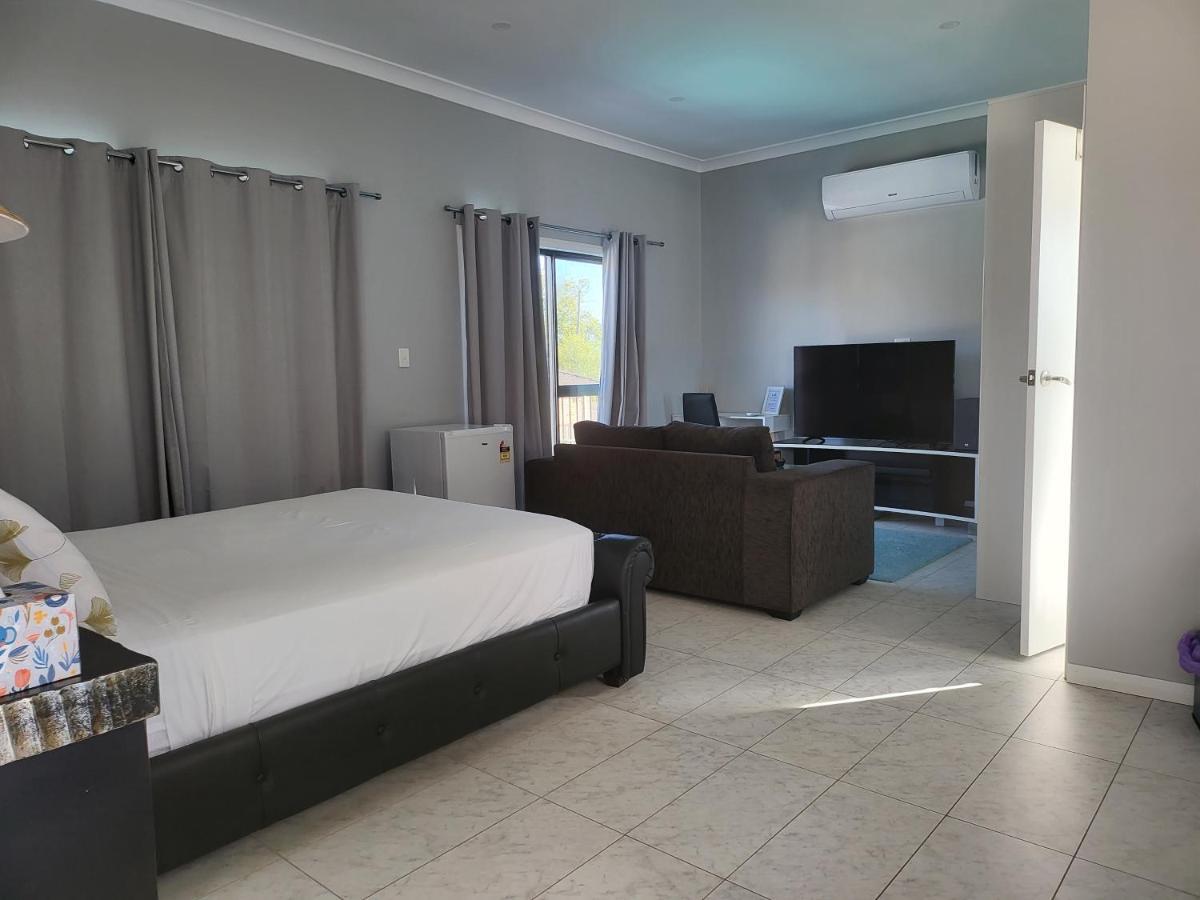 T&V Suites Виндзор Экстерьер фото