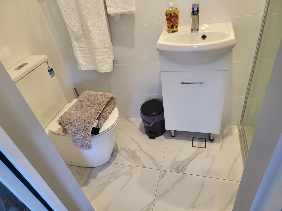 T&V Suites Виндзор Экстерьер фото