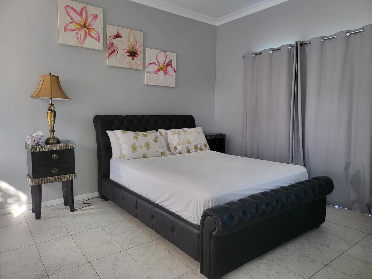 T&V Suites Виндзор Экстерьер фото
