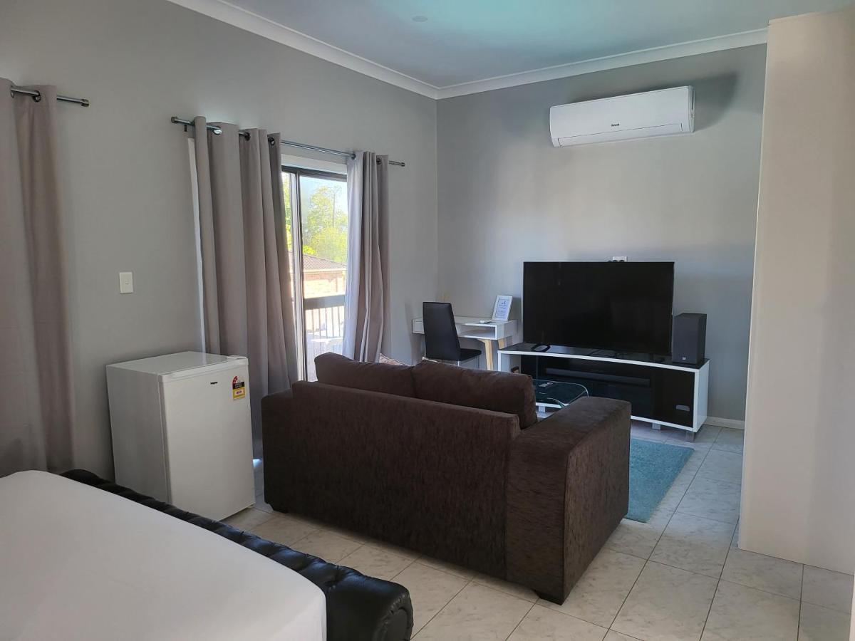 T&V Suites Виндзор Экстерьер фото