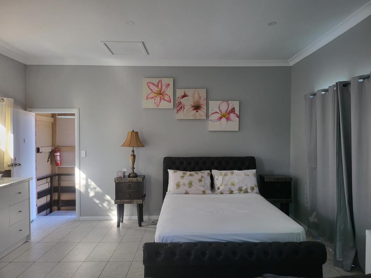 T&V Suites Виндзор Экстерьер фото